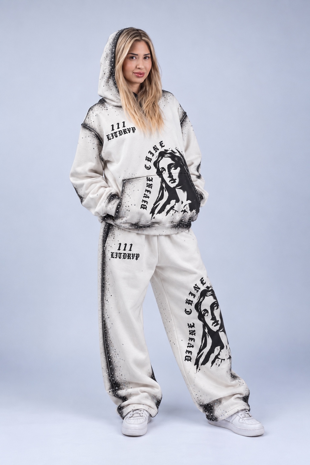 Divine Chaos — conjunto blanco en modelo